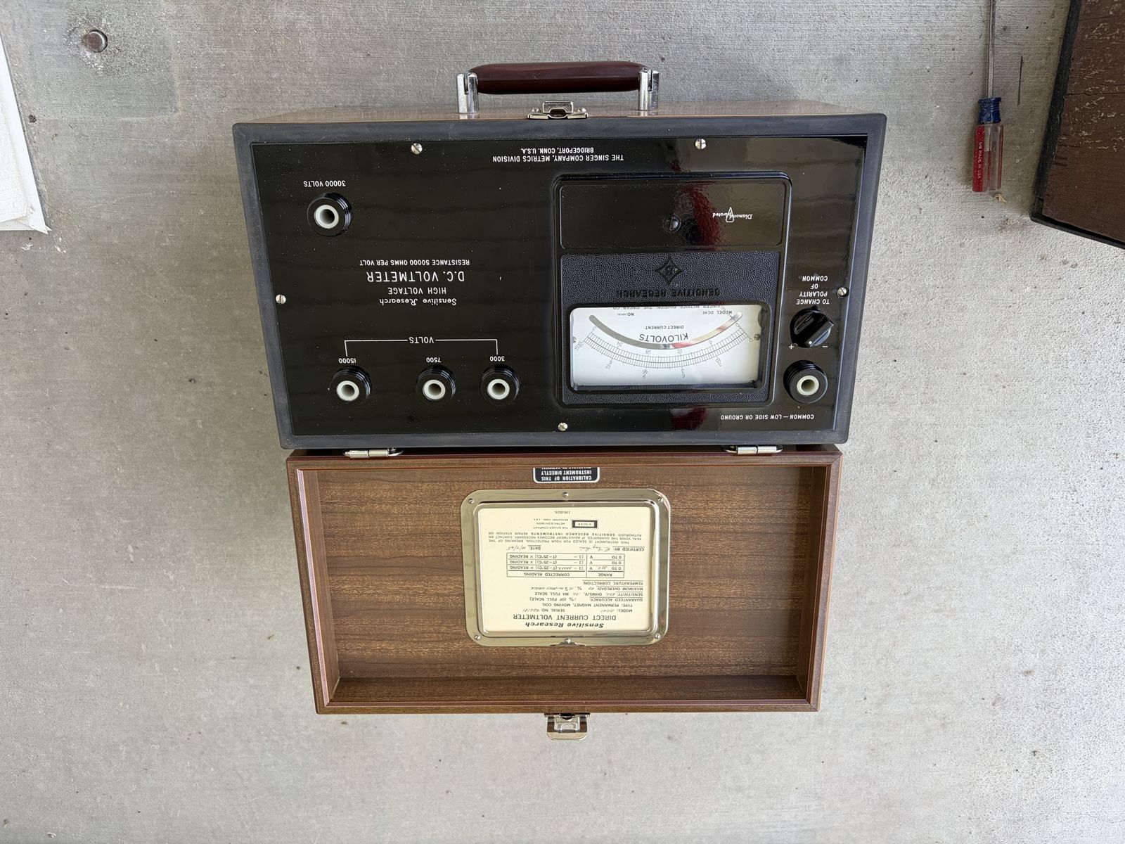 Vintage Sensitive Research DCHI High Voltage D.C. Voltmeter in Wooden Case