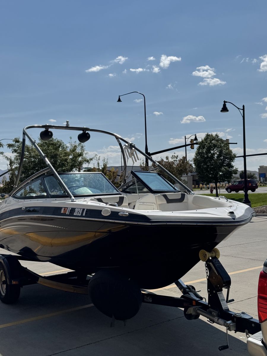 Fast fun reliable family boat AR192 2012