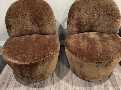 Tanbar Accent Chair – Amber Sand (Plush & Soft)