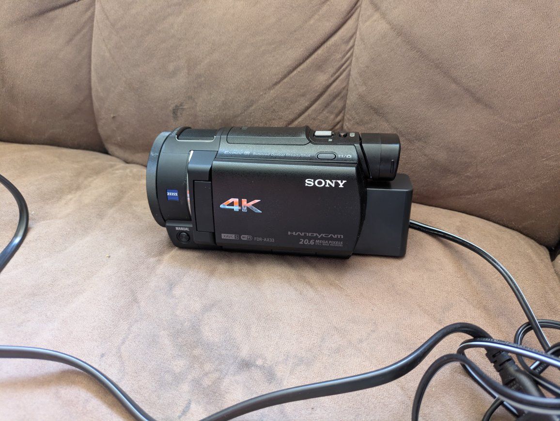 Sony FDR-AX33 Handycam Handheld video camera