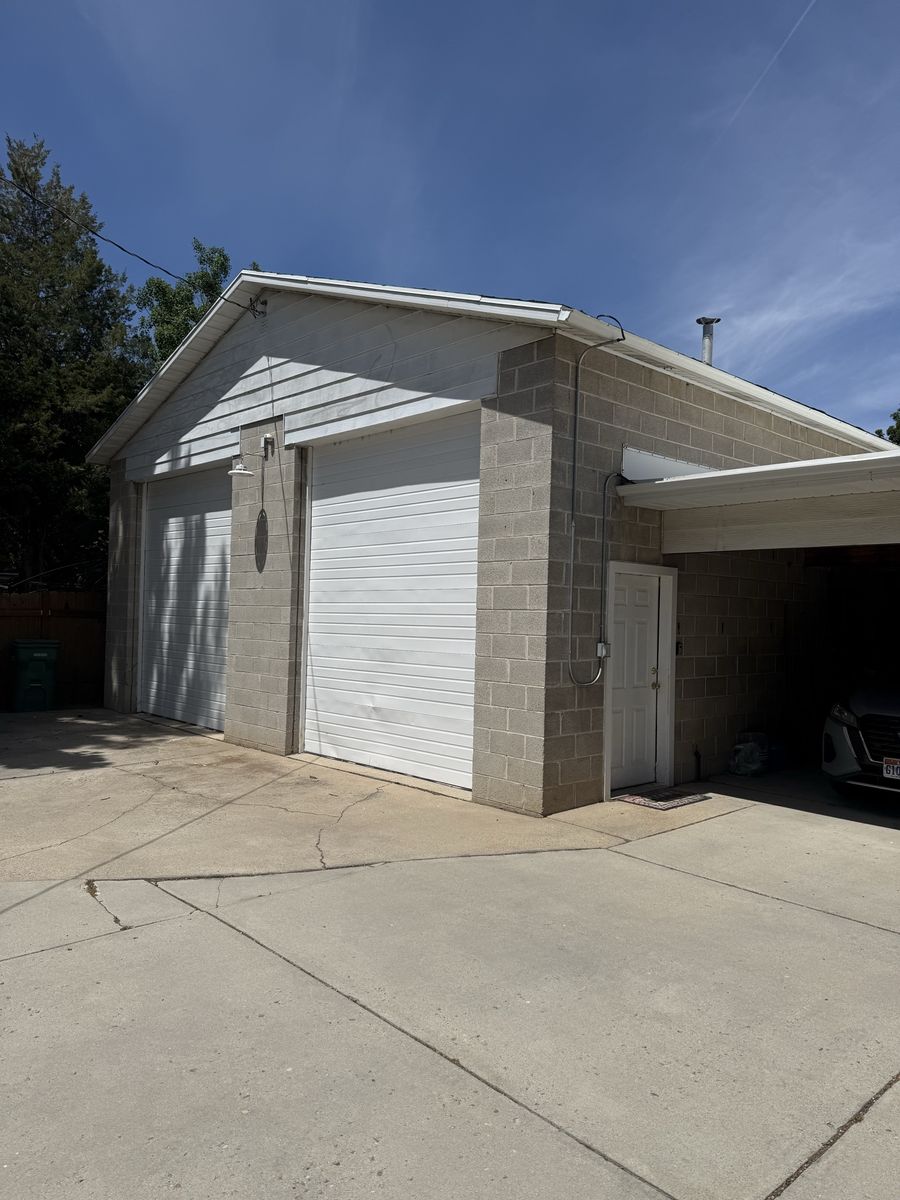 24 x 28 storage garage for rent