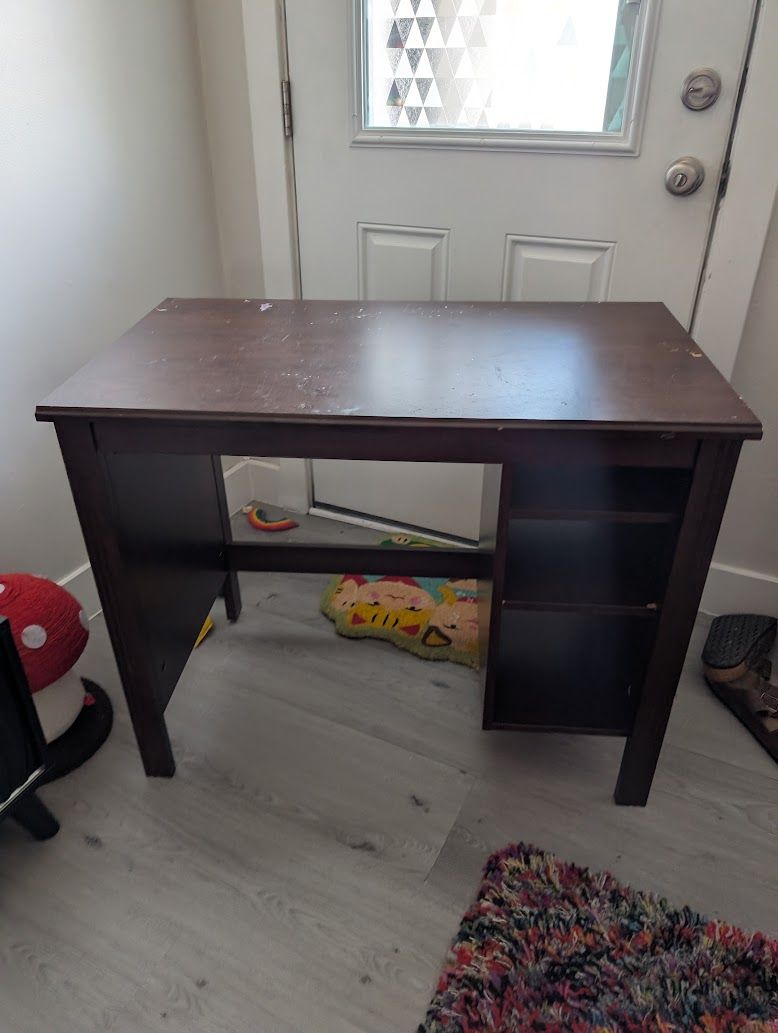 Free Desk, just come get it (Liberty Wells)