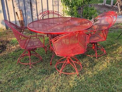 Red/Black Wrought Iron Patio Set