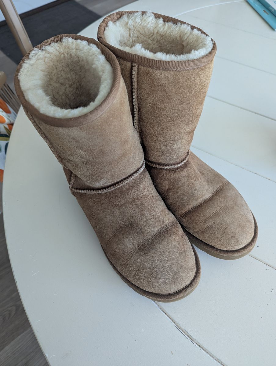 Uggs - size 10