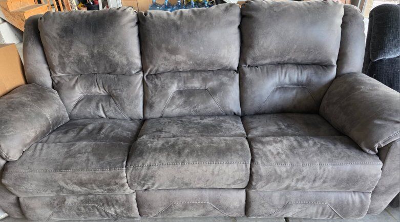 Power dual reclining sofa & manual recliners