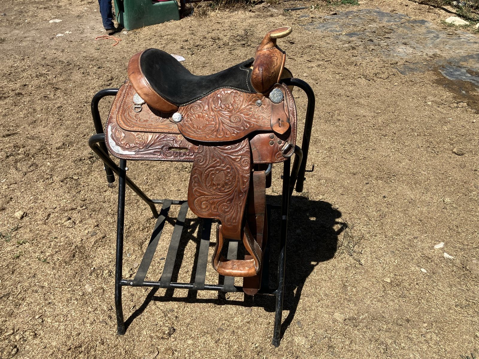 Darling Circle Y show saddle