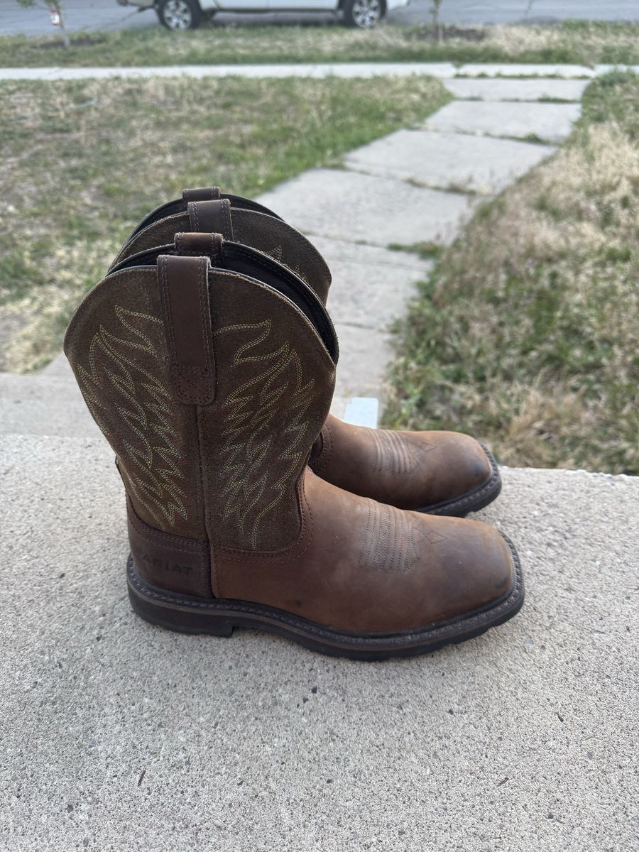 Ariat Men's Groundbreaker Wide Square Toe Steel Toe Work Boots. Size: 7D