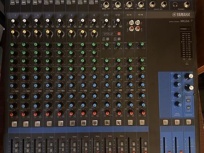 Yamaha MG16 Analog Mixer *Like New Condition*