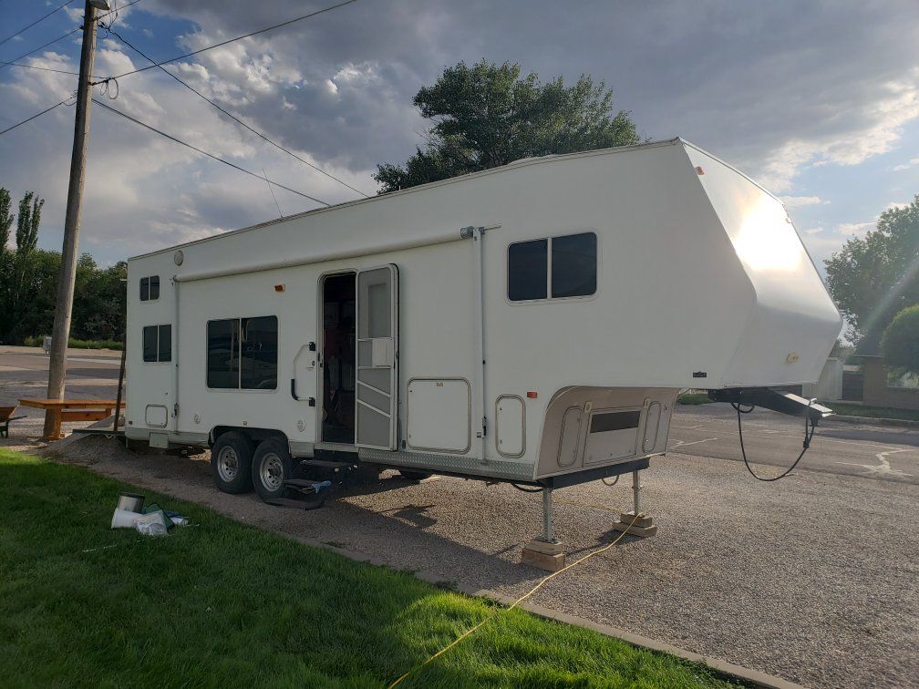 2006 Thor toy hauler  30ft