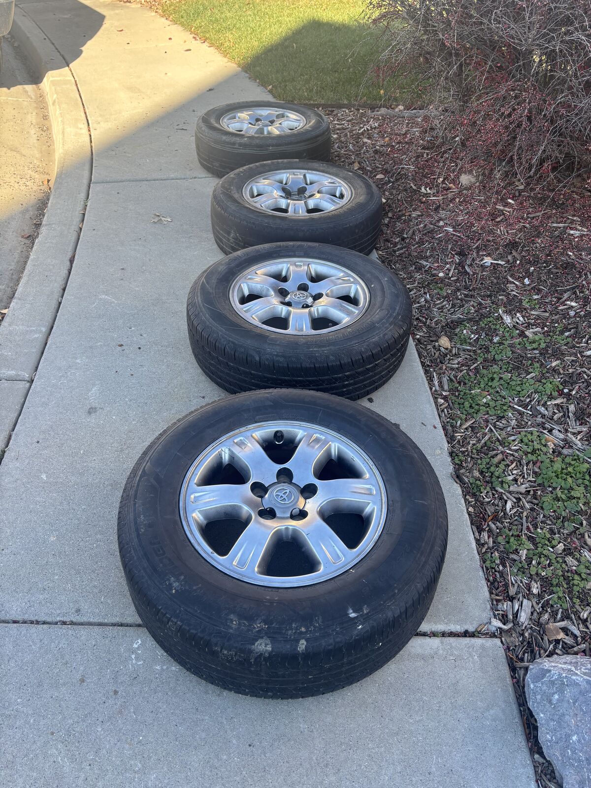 Toyota Highlander wheels 4