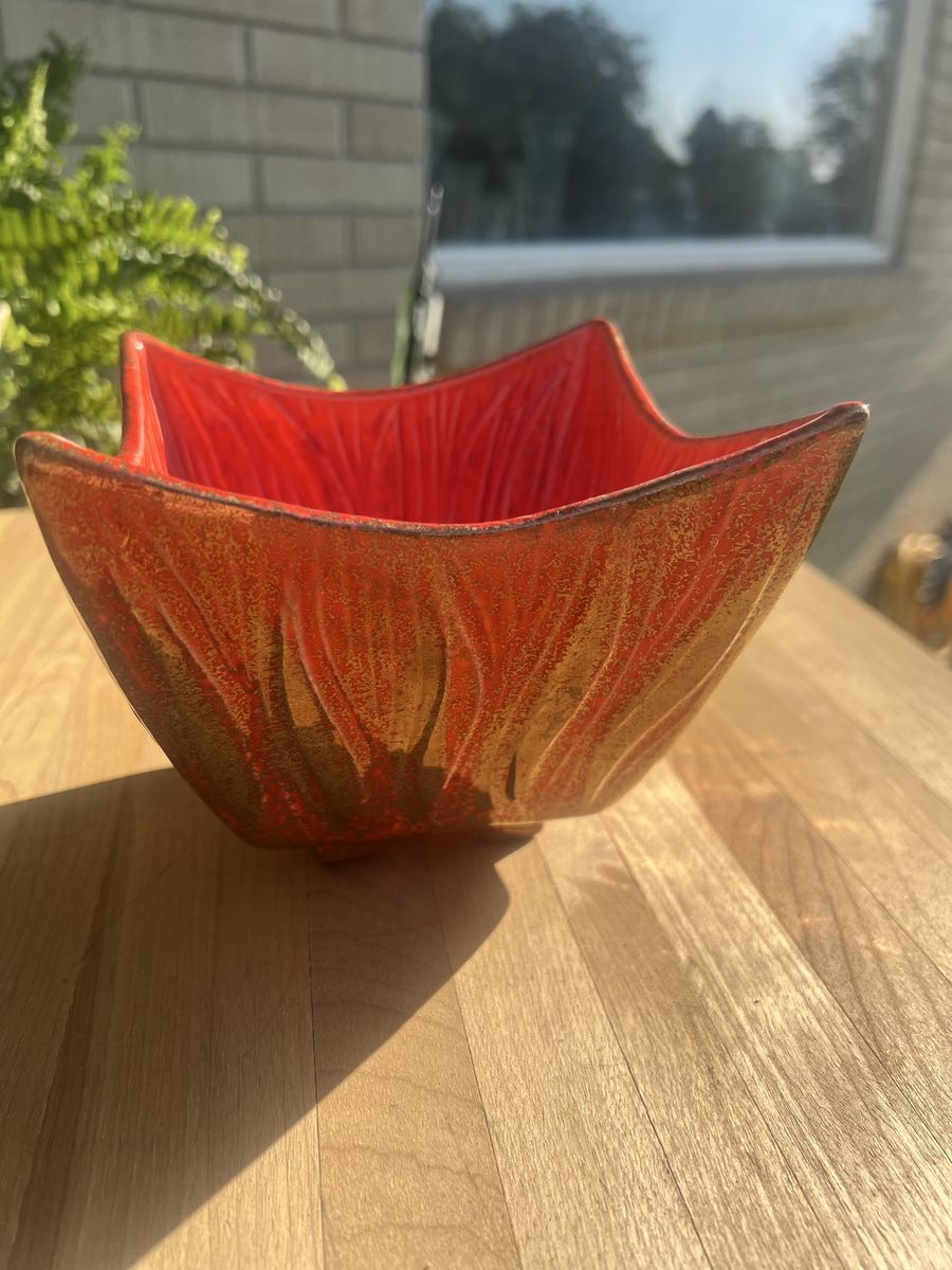Vintage Mid-Century Modern Red and Gold Lava Glaze Footed Ceramic Decorative Bowl