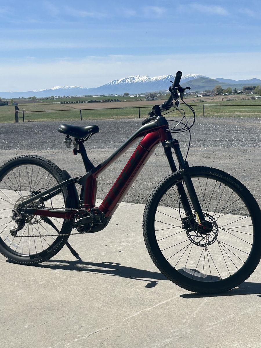 Trek  Powerfly  4th Gen E -bike only 50 miles . Large 29 inch. 50lbs