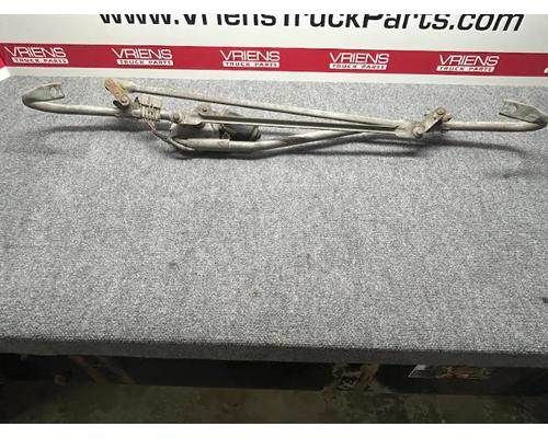 PACCAR E006-181 WIPER MOTOR ASSEMBLY W/ BRACKET AND PIVOT ARM
