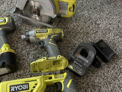 Large, Very Nice 8 Piece Ryobi Tool Set