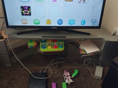 Nintendo Wii U
(2) controllers with attachable nunchucks
(2) extra nunchucks
all necessary cords and movement sensor