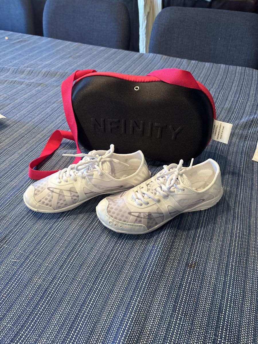 Nfinity Vengeance cheer shoes size 6