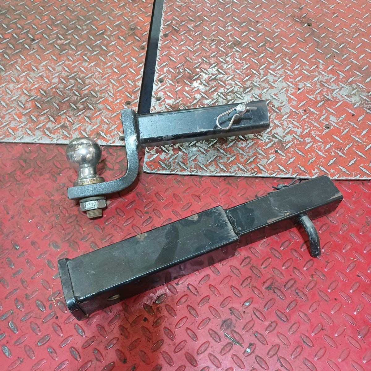 Receiver hitch extender and drop hitch