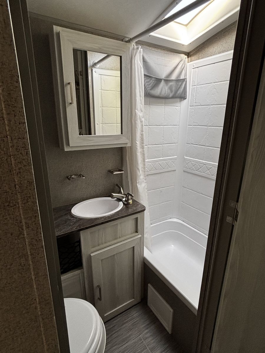 Main image 13