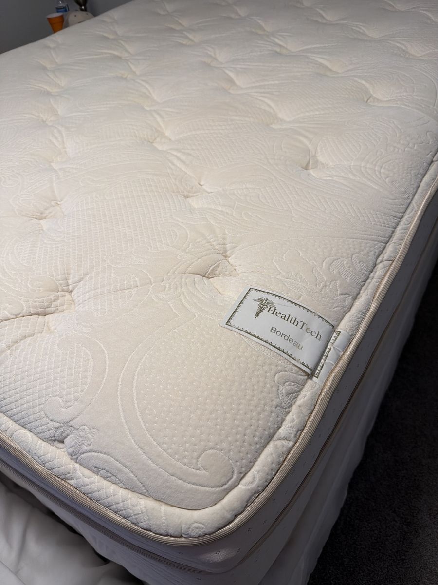 HealthTech Bordeaux Mattress - Queen Size, Plush Top, Hypoallergenic