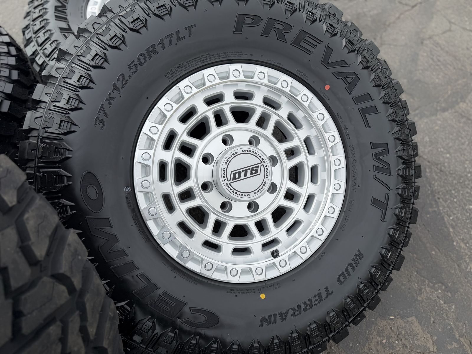 17" Dropstar 8 Lug 8x170 Ford 37x12.50R17 Celimo M/T F250 F350
