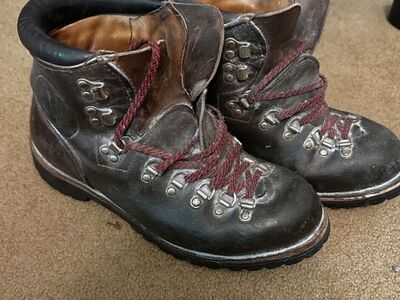 Vasque Backpacking Boots, Full Leather Uppers