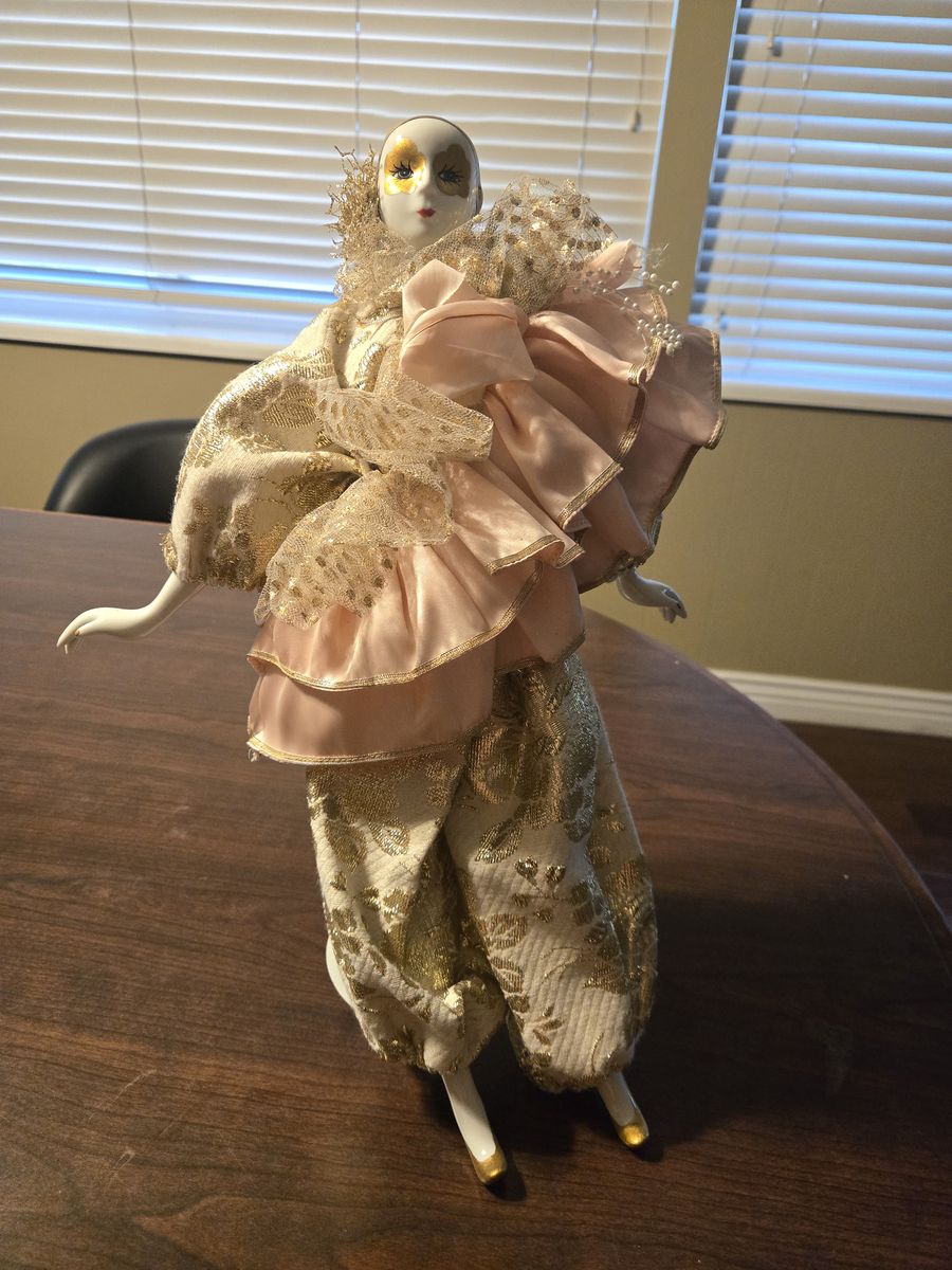 Dolls, antique, decoration