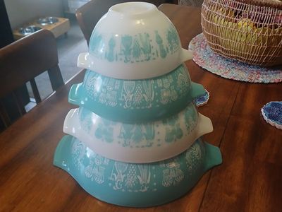 Vintage Pyrex Mixing Bouls