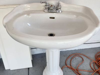 Bathroom sink