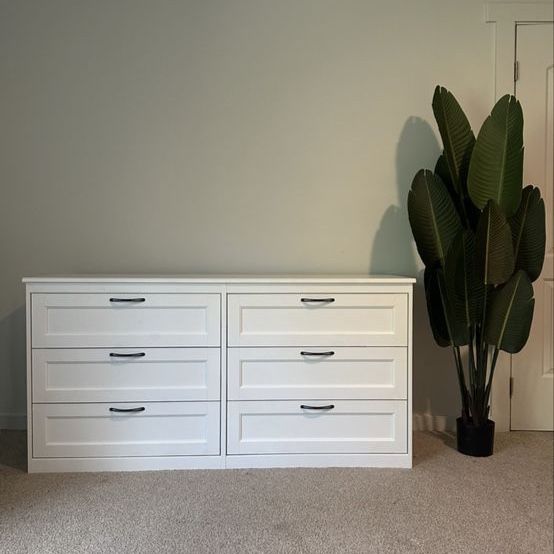 Modern White 6-Drawer Dresser - Spacious Storage & Smooth Glides