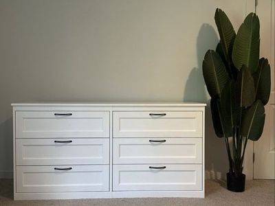 Modern White 6-Drawer Dresser - Spacious Storage & Smooth Glides