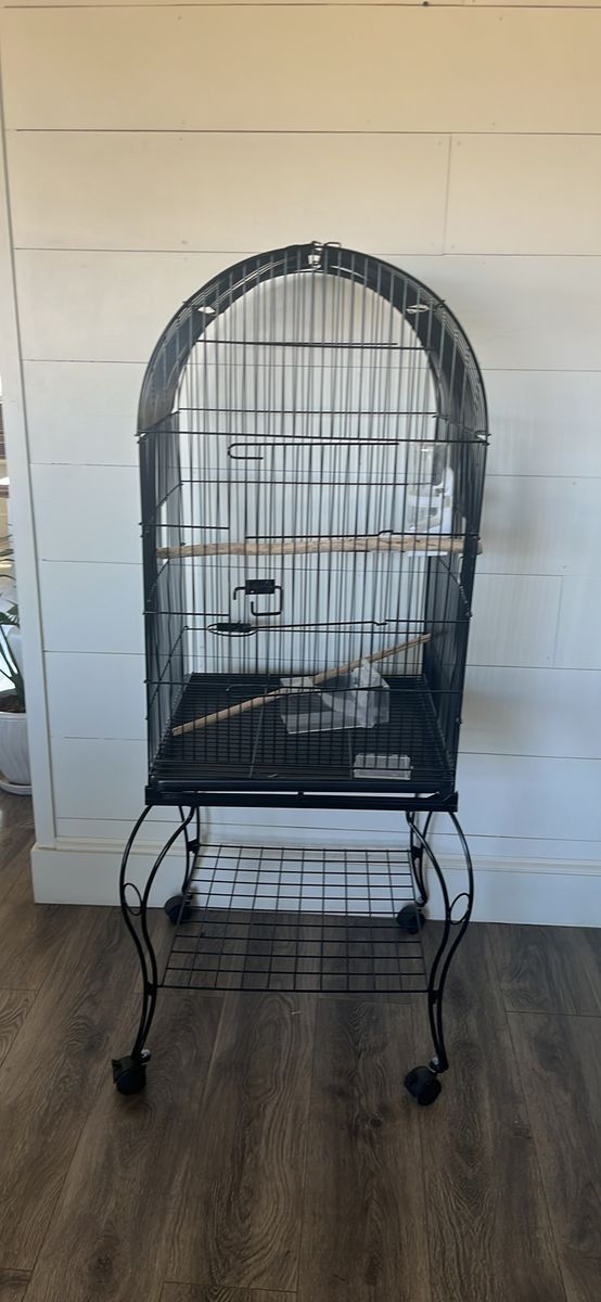 Medium sized bird cage