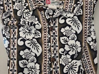 Hilo Hattie The Hawaiian Original Aloha Shirt Men's 4XL Black/White Floral Print