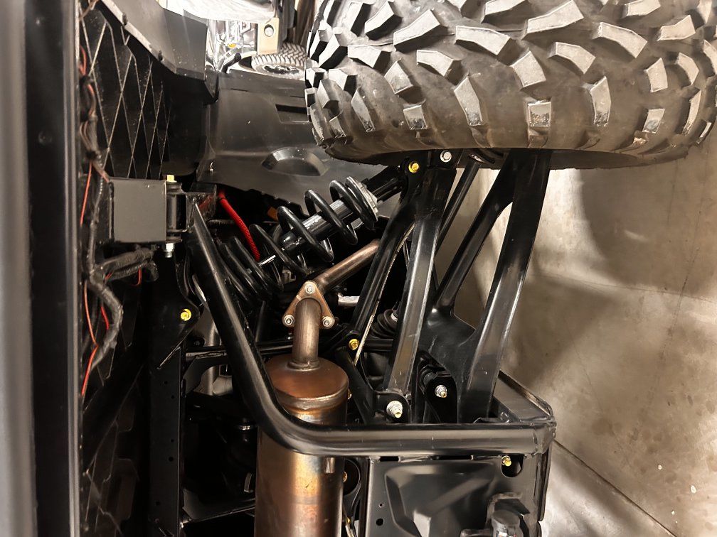 Tracker Offroad 4x4 side by side