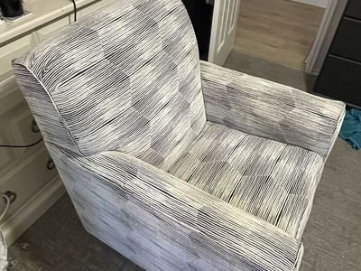 Swivel/Rocking Chair