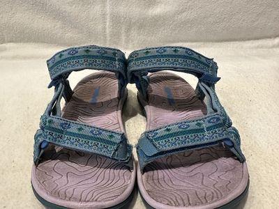 Teva toddler, size 10 blue print sports sandals