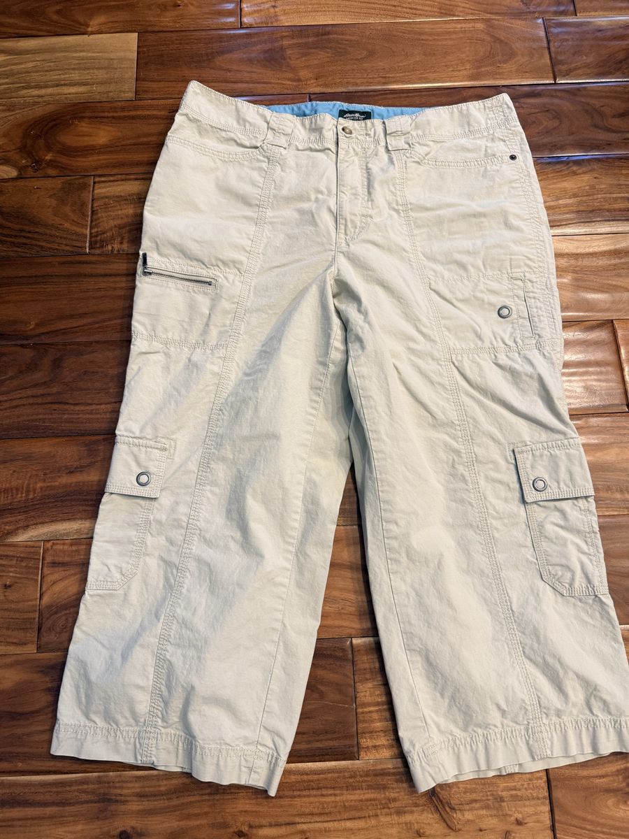 Women’s Size 16 Tall khaki Capris