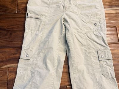 Women’s Size 16 Tall khaki Capris