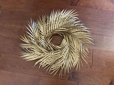 New Gold Tabletop Wreath for Candle or Vase