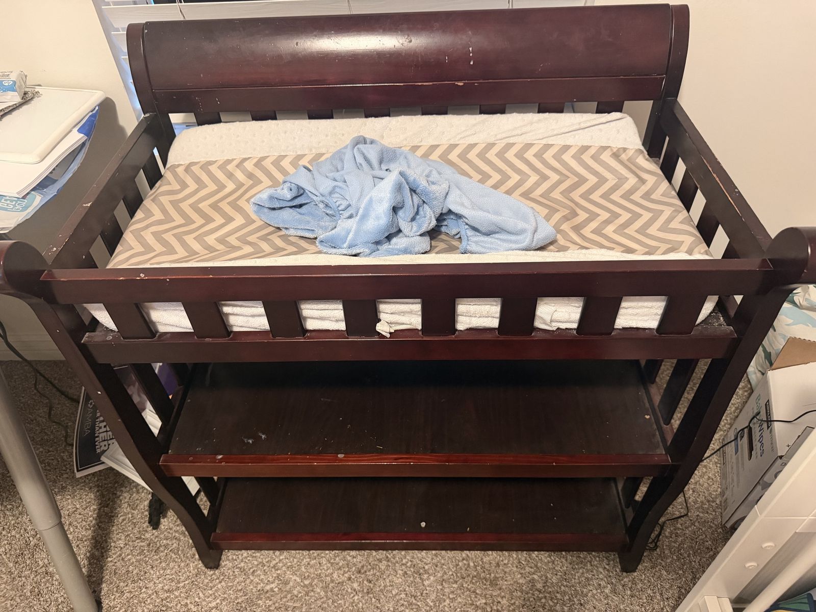 Changing table and pad