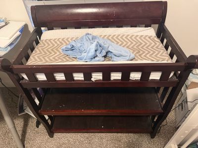 Changing table and pad