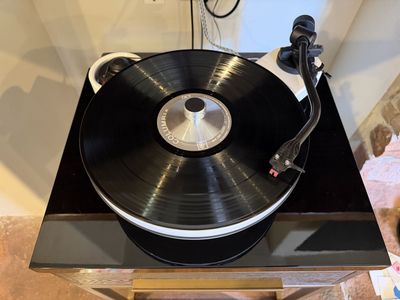 Pro-Ject RPM 3 Carbon + Tube Preamp + Cleaner