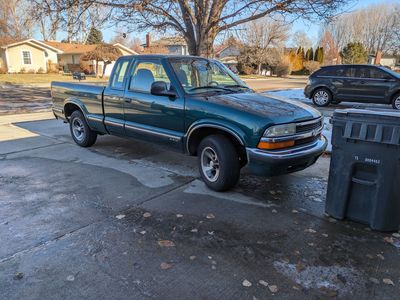 1998 CHEVROLET S10 LS