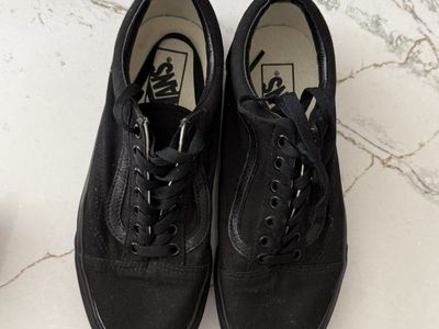 Womens Size 9 Vans