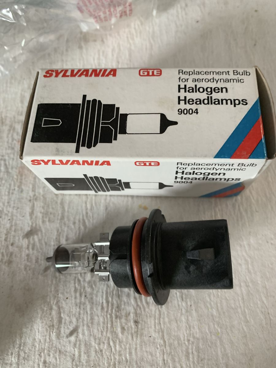 Sylvania GTE 9004 Halogen Headlamp Replacement Bulb for Aerodynamic Headlamps