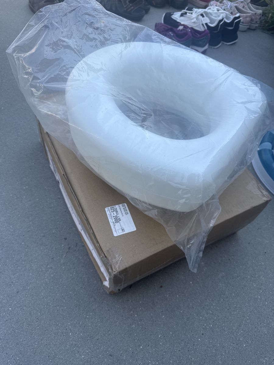 Brand new toilet riser