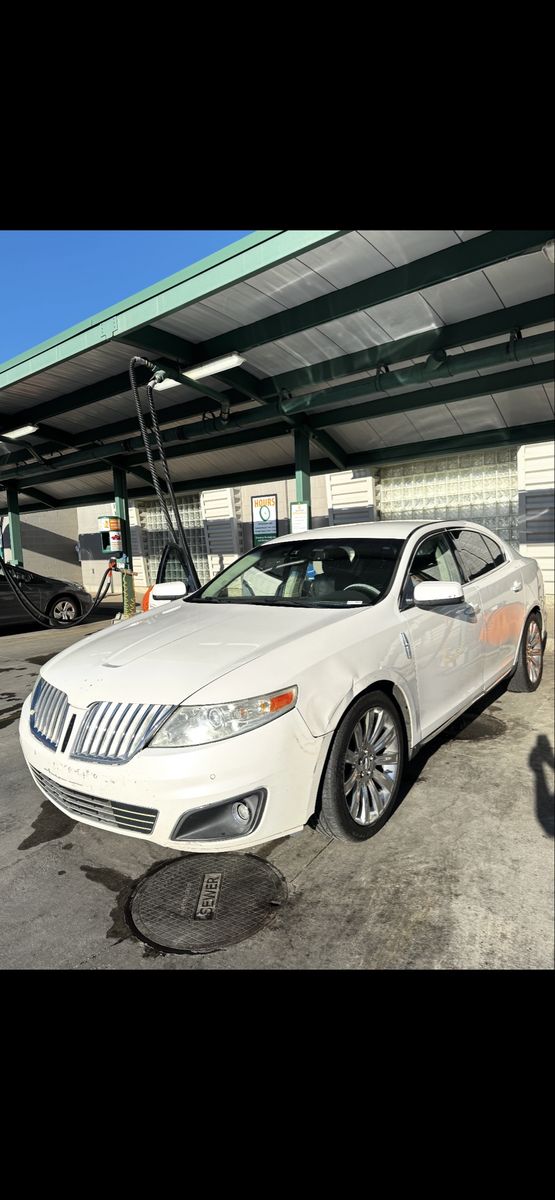 2011 LINCOLN MKS Base