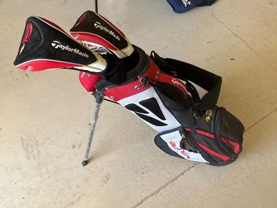 TaylorMade Burner Golf Club Set with Stand Bag and Headcovers, Junior set Age 4-7