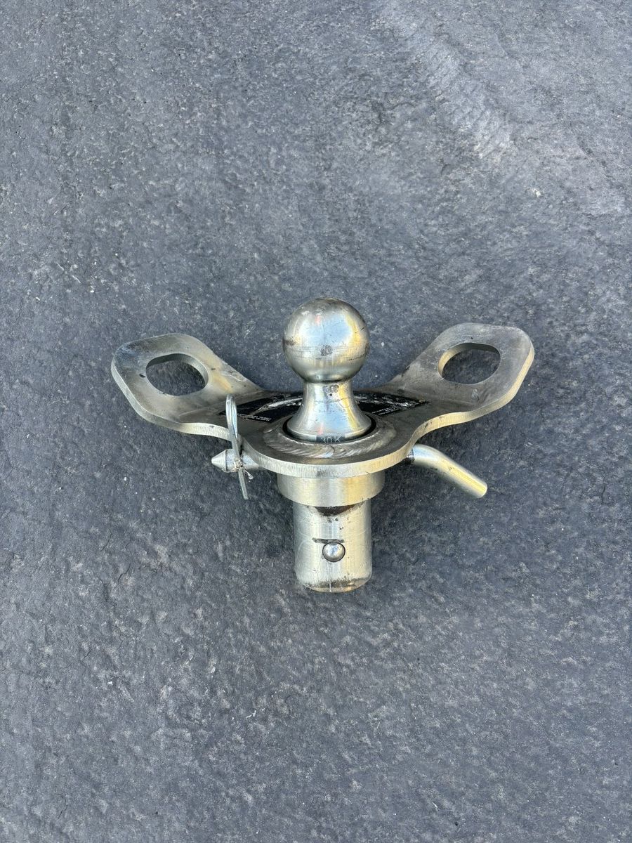 PullRite OE Series Gooseneck Ball and Safety Chain Plate