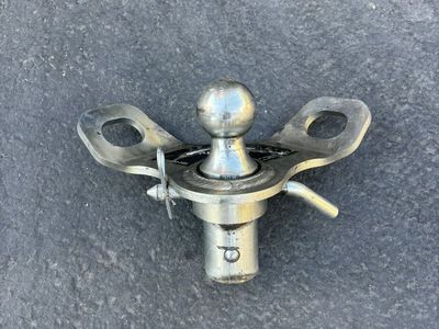 PullRite OE Series Gooseneck Ball and Safety Chain Plate