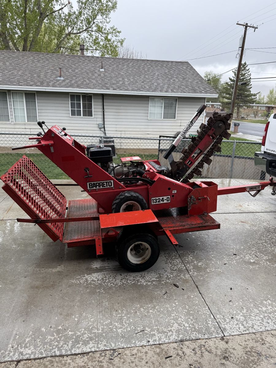 Barreto Trencher With Trailer
